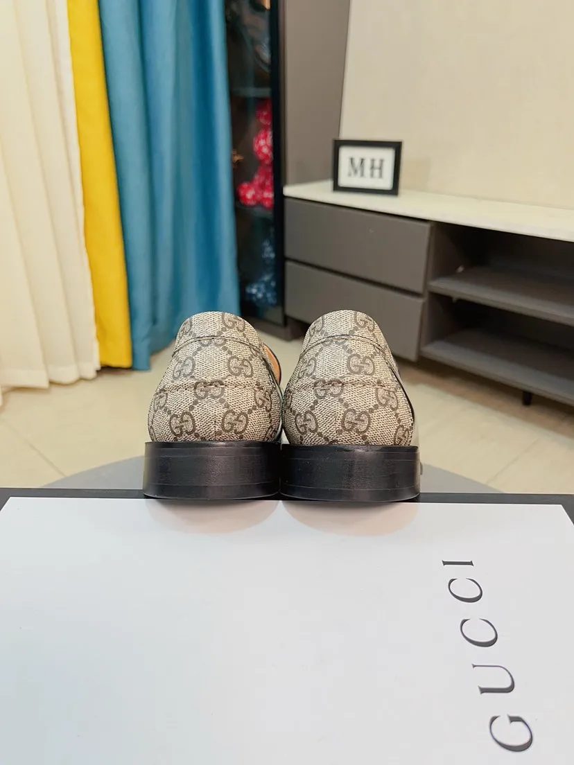 Men's shoes 💰580🌸🌸【GUCCI】 (High-end Niuli) New 🍀Gucci* - top version Gucci classic casual leather shoes! It is made of imported original cowhide and has a comfortable first layer of cowhide lining! Original wear-resistant rubber outsole! High quality products! Code number 38-44!